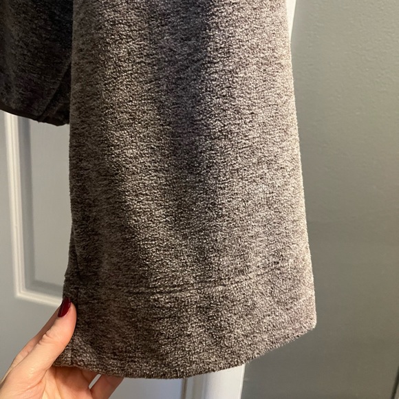 Beyond Yoga cozy bell sleeve sweater - Picture 4 of 4